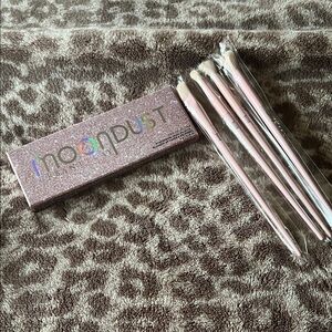 Pink Makeup Brush Set